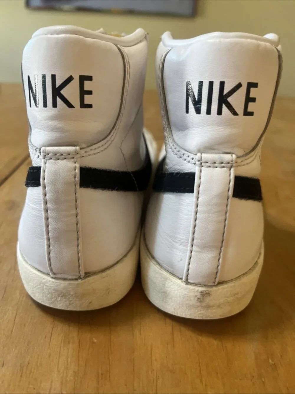 Nike Blazer Mid 77 Vintage Youth Size 5.5 or Ladies Size 7/38 White Black Hi Top